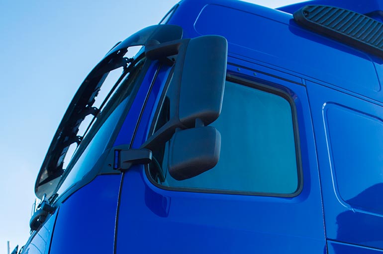 Retrovisor de caminhão: importância para uma direção segura